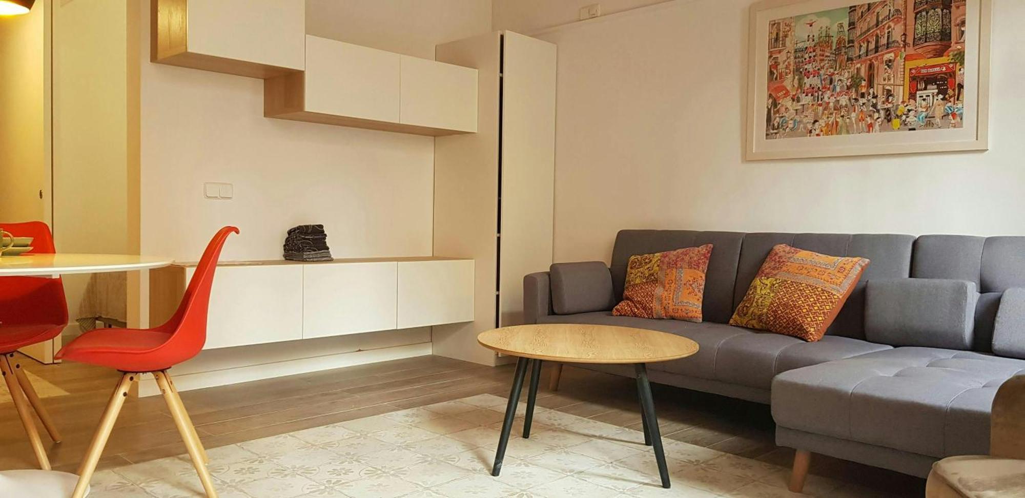 Apartment Sant Antoni 4 - Downtown Barcelona. Modern *