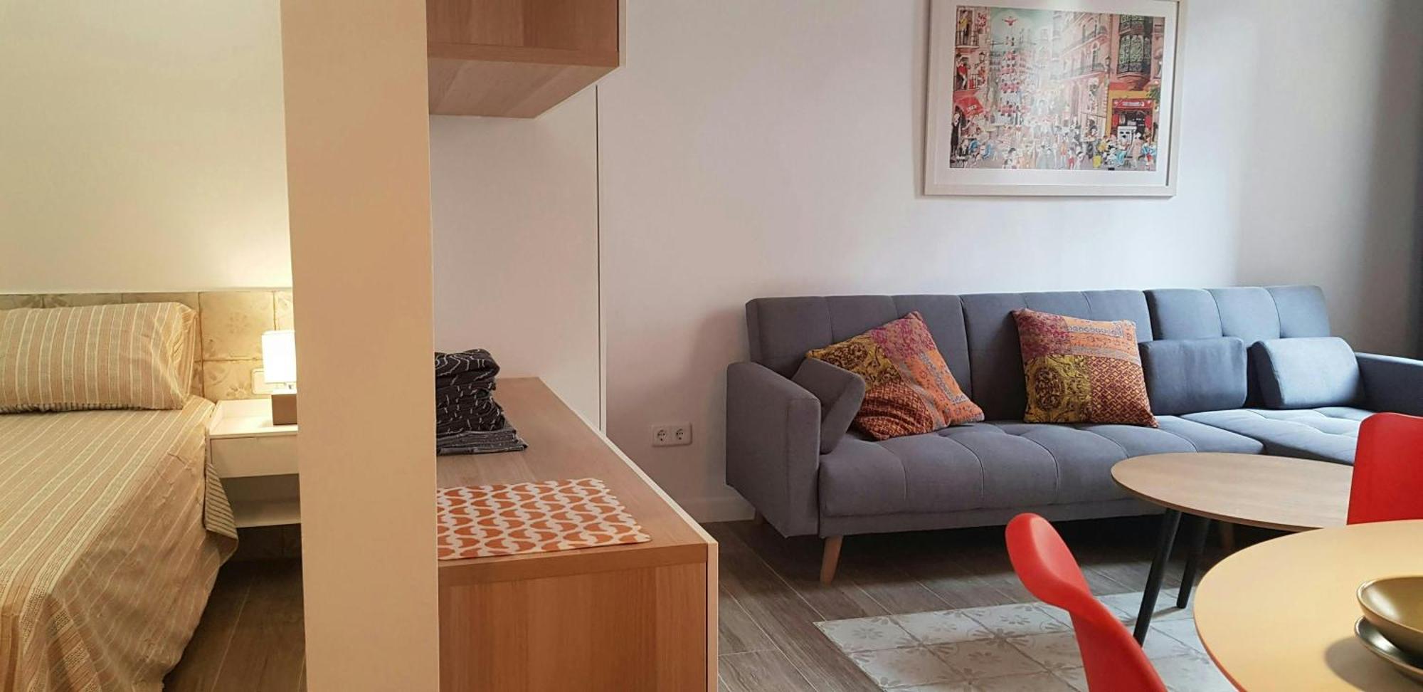 Apartment Sant Antoni 4 - Downtown Barcelona. Modern *